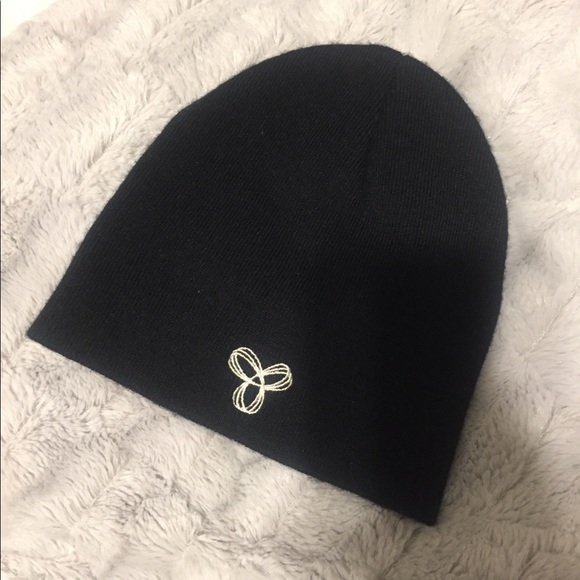 TNA Accessories - 3/$25 TNA beanie